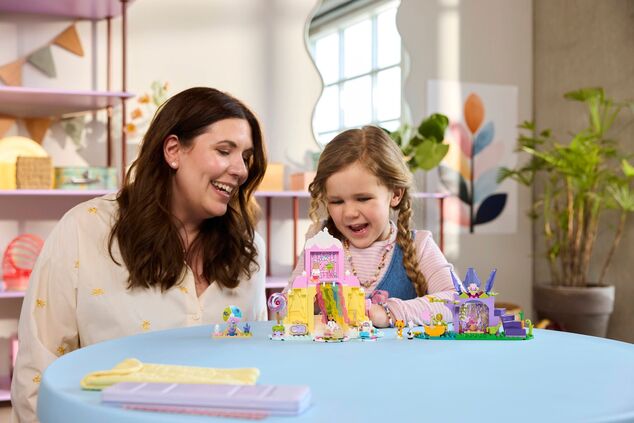 LEGO® Gabby's Dollhouse 11205 Süßer Berg der Versuchung und Katzengarten
