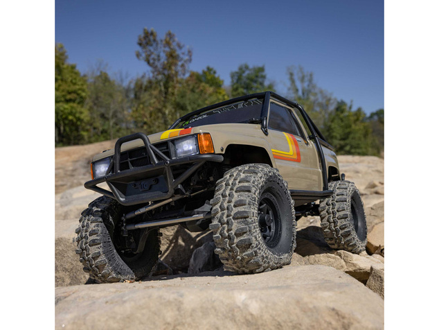 Axial SCX10 III Toyota SR5 1987 4WD RTR peščeni