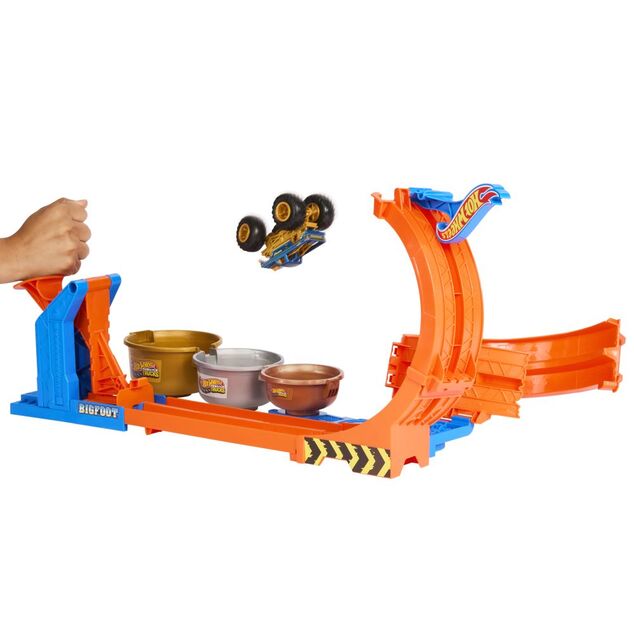 Mattel Hot Wheels Monster Trucks dráha se smyčkou a Bigfootem, JBX64