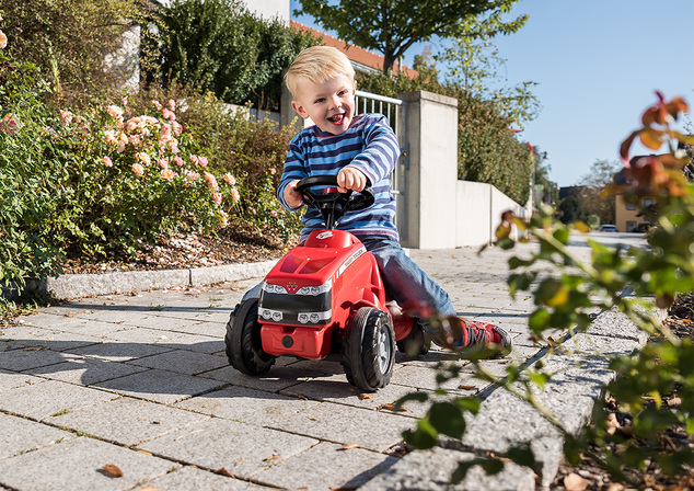 Rollytoys Odrážadlo Massey Ferguson červený