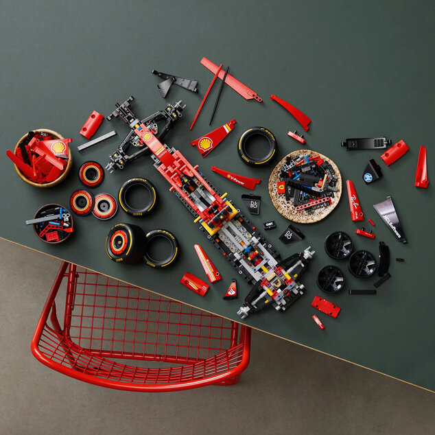 LEGO® Technic 42207 Auto Ferrari SF-24 F1