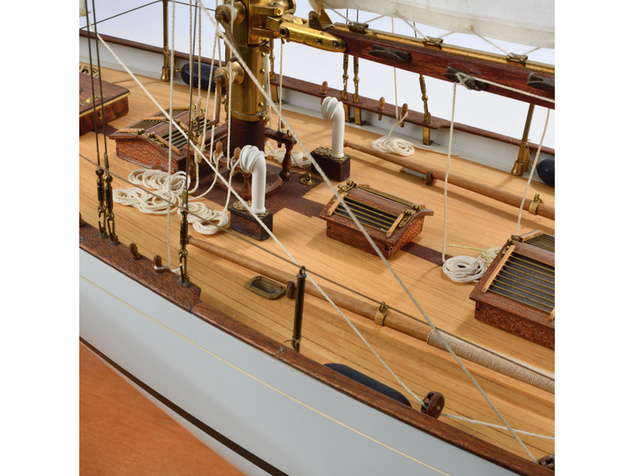 AMATI Dorade plachetnica Fastnet cup 1931 1:20 kit
