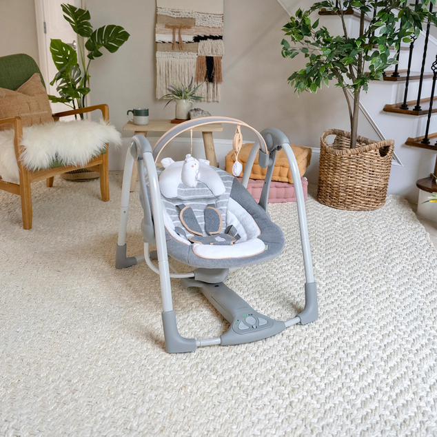 INGENUITY Altalena convertibile da viaggio con melodia Bella Teddy™ 0m+ fino a 9kg