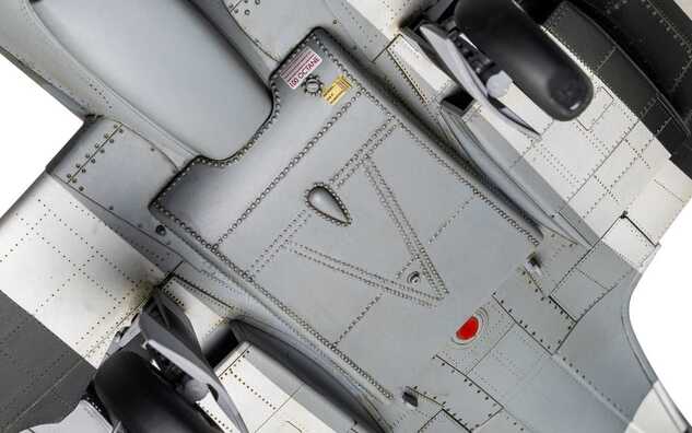 Classic Kit letadlo A17001A - Supermarine Spitfire Mk.IXc - Flying Dray (1:24)