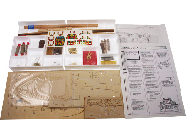 AMATI Čínska džunka 1:100 kit