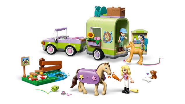 LEGO® Friends 42695 Príves s koňom a žriebätkom