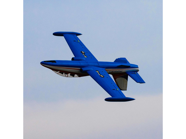 Hangar 9 Aermacchi MB-339 2.1m ARF, zaťahovací podvozok