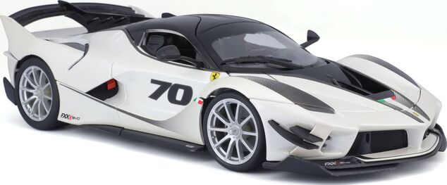 Bburago 1:18 Ferrari TOP FXX-K EVO Nr.70 (weiß/schwarz)