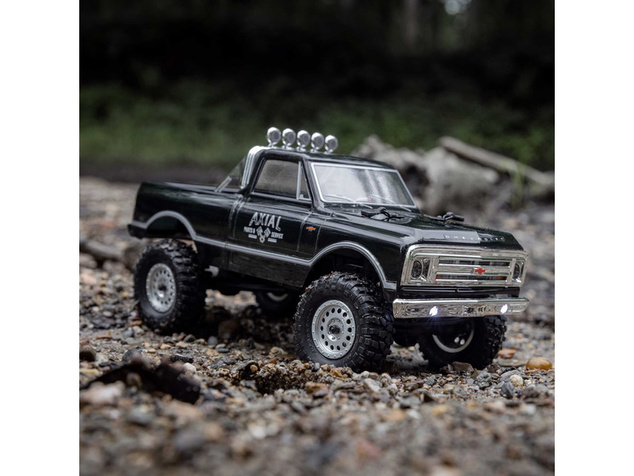 Axial SCX24 Chevrolet C10 1967 1:24 4WD RTR čierny