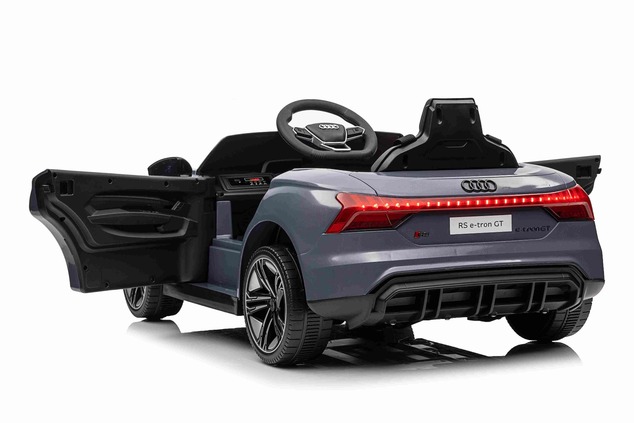 Elektrické autíčko Audi RS E-tron GT 12V, sivé, široké jednomiestne sedadlo, 2,4 GHz diaľk