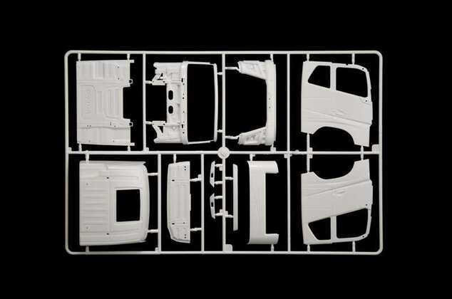 Model Kit truck 3970 - Volvo FH16 Medium Roof (1:24)