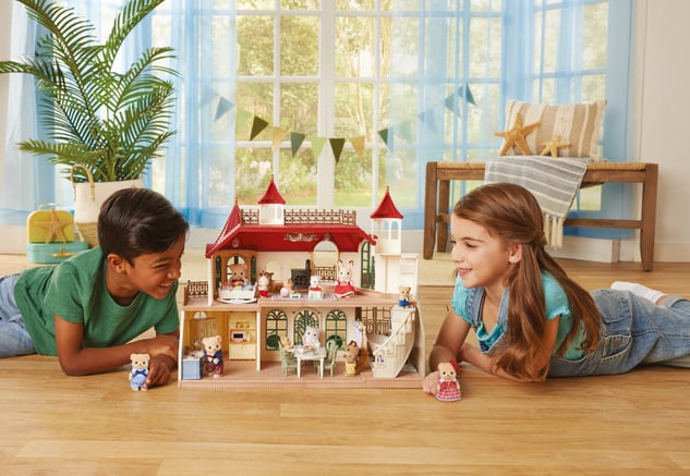 Sylvanian Families Villa mit rotem Dach am Fluss