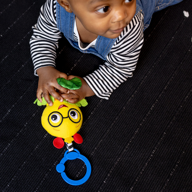 BABY EINSTEIN Hračka s hrkálkou naťahovacia na C krúžku Cal-a-Puller™ 0m+
