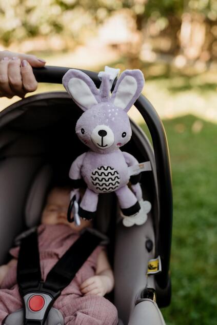 Zajačik/Zajac babyted hrkálka plyš 30cm záves na postieľku/kočík