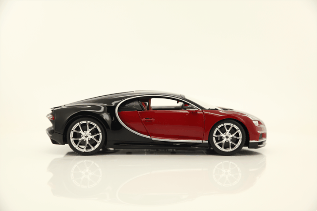 Bburago 1:18 Plus Bugatti Chiron black/red