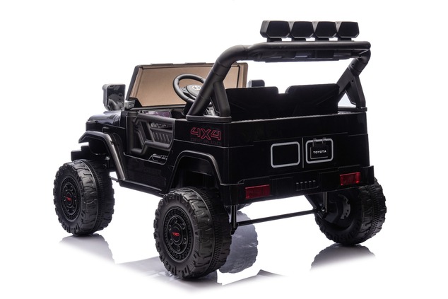 Elektrické autíčko Toyota FJ Cruiser XXL s pohonom 4x4, licencované (Dvojmiestne), čierne,