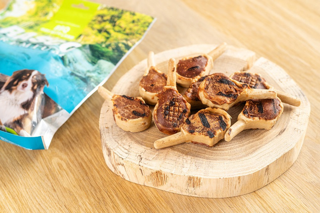 Pochúťka Rasco Premium BBQ Jahňacie rebierka 500g