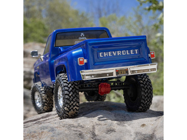 Axial SCX10 III Base Camp 1:10 4WD Chevy K10 1982 RTR čierny