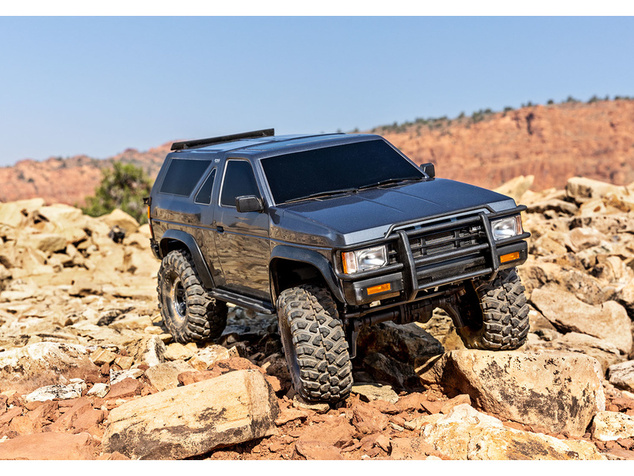 Traxxas TRX-4 Nissan Pathfinder 1988 1:10 RTR strieborný