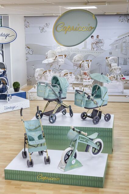 DeCuevas 81773 Skladací kočík pre bábiky 3 v 1 s taškou Capriccio 2025 - 73 cm