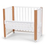 KINDERKRAFT SELECT Lesena posteljica Koya s funkcijo ograje, vključno z vzmetnico White, Premiu
