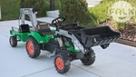 Falk Šliapací traktor 2051N Farmland rakodóval, kotrógéppel és pótkocsival