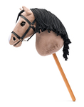 Hobby horse Lady Anne, iapă bej-maro cu gene pe băț, coamă din sfoară